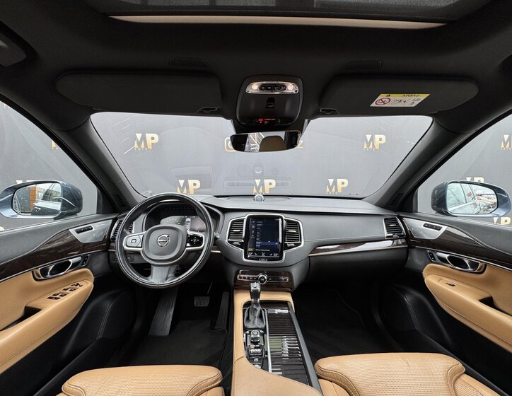 Volvo XC90 SUV / Terénní 2,0 l 173 kw