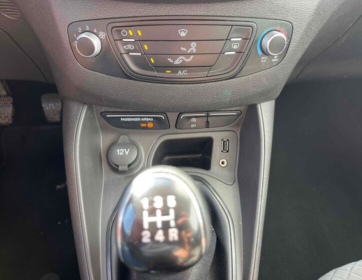 Ford Tourneo Courier 15