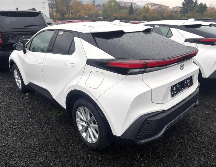 Toyota C-HR 6