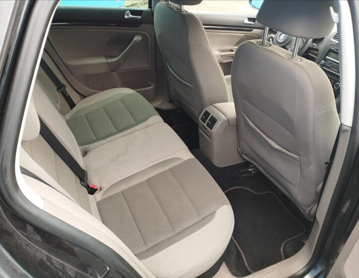 Volkswagen Golf Kombi 1,6 l 77 kw