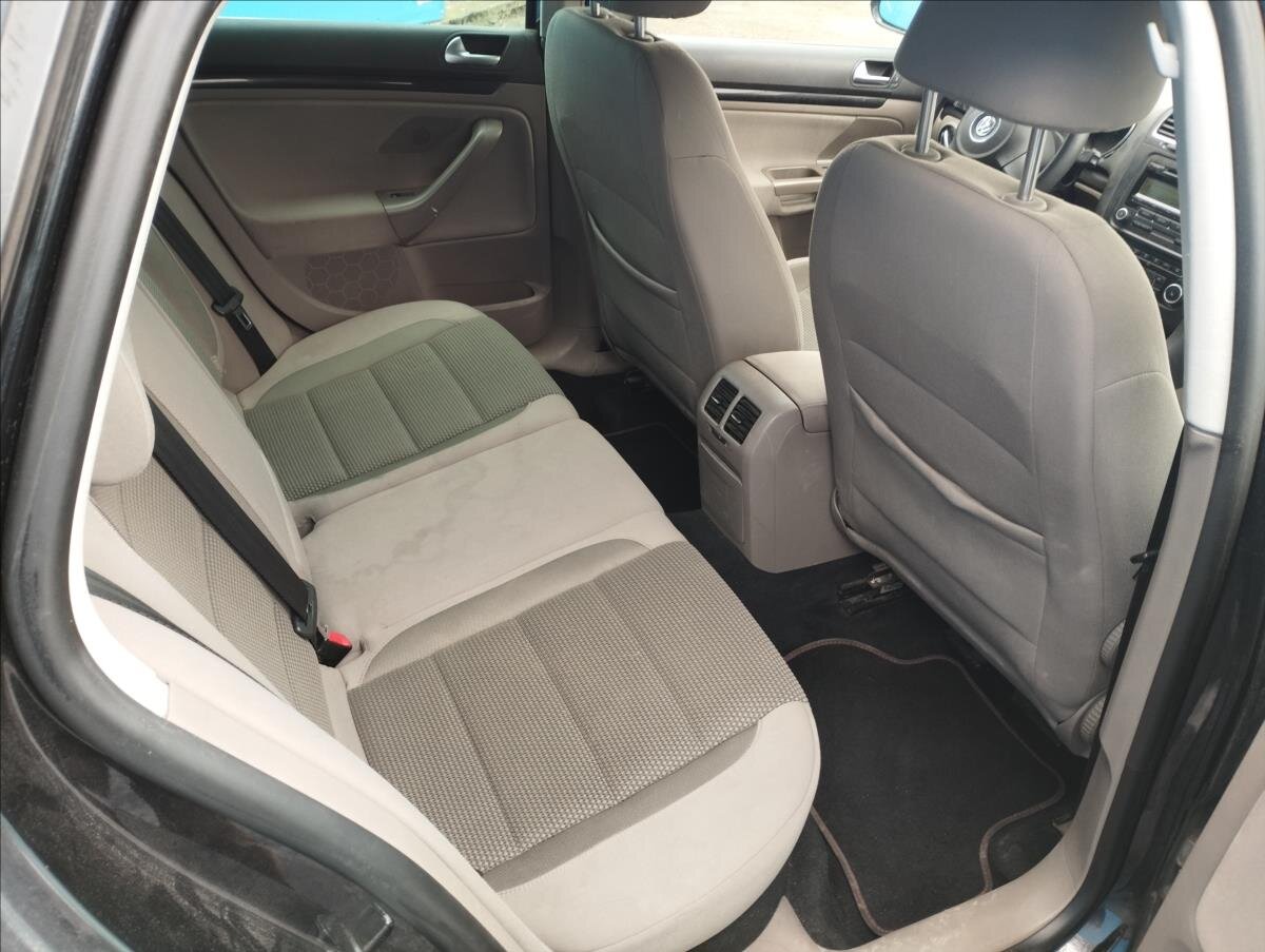 Volkswagen Golf Kombi 1,6 l 77 kw