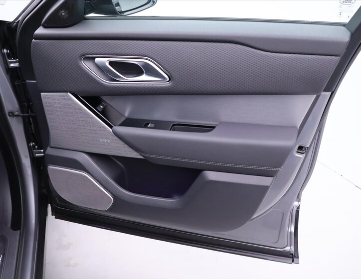 Land Rover Range Rover Velar SUV / Terénní 3,0 l 221 kw