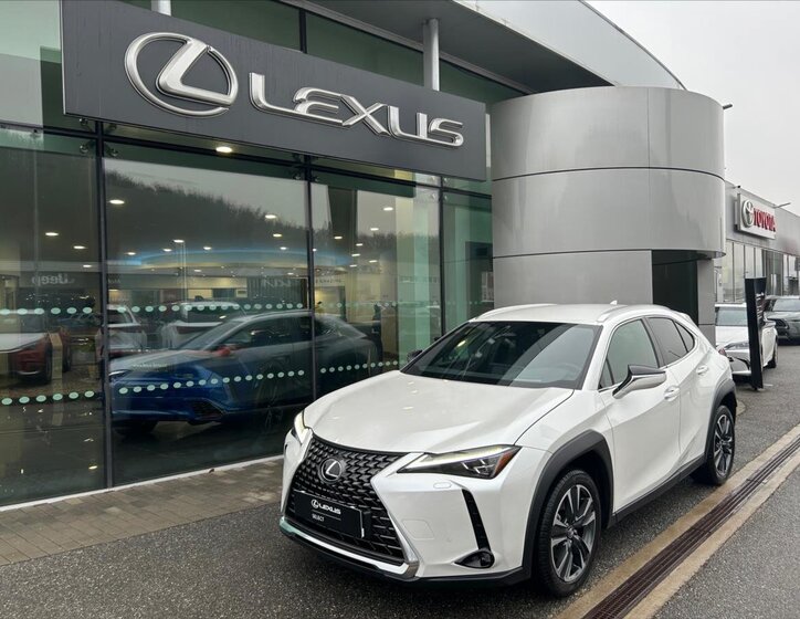 Lexus UX 300h SUV / Terénní 2,0 l 146 kw