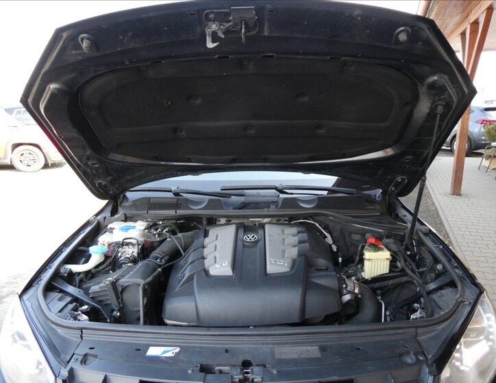 Volkswagen Touareg SUV / Terénní 3,0 l 180 kw
