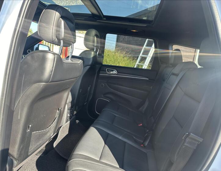 Jeep Grand Cherokee 29