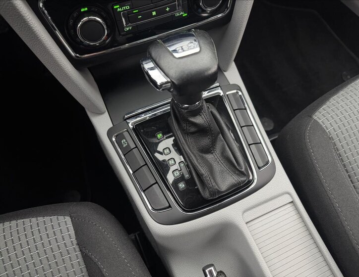 Škoda Superb Kombi 2,0 l 103 kw