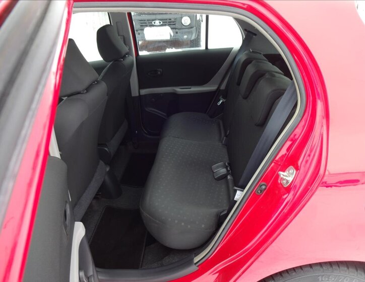 Toyota Yaris Hatchback 998,0 51 kw