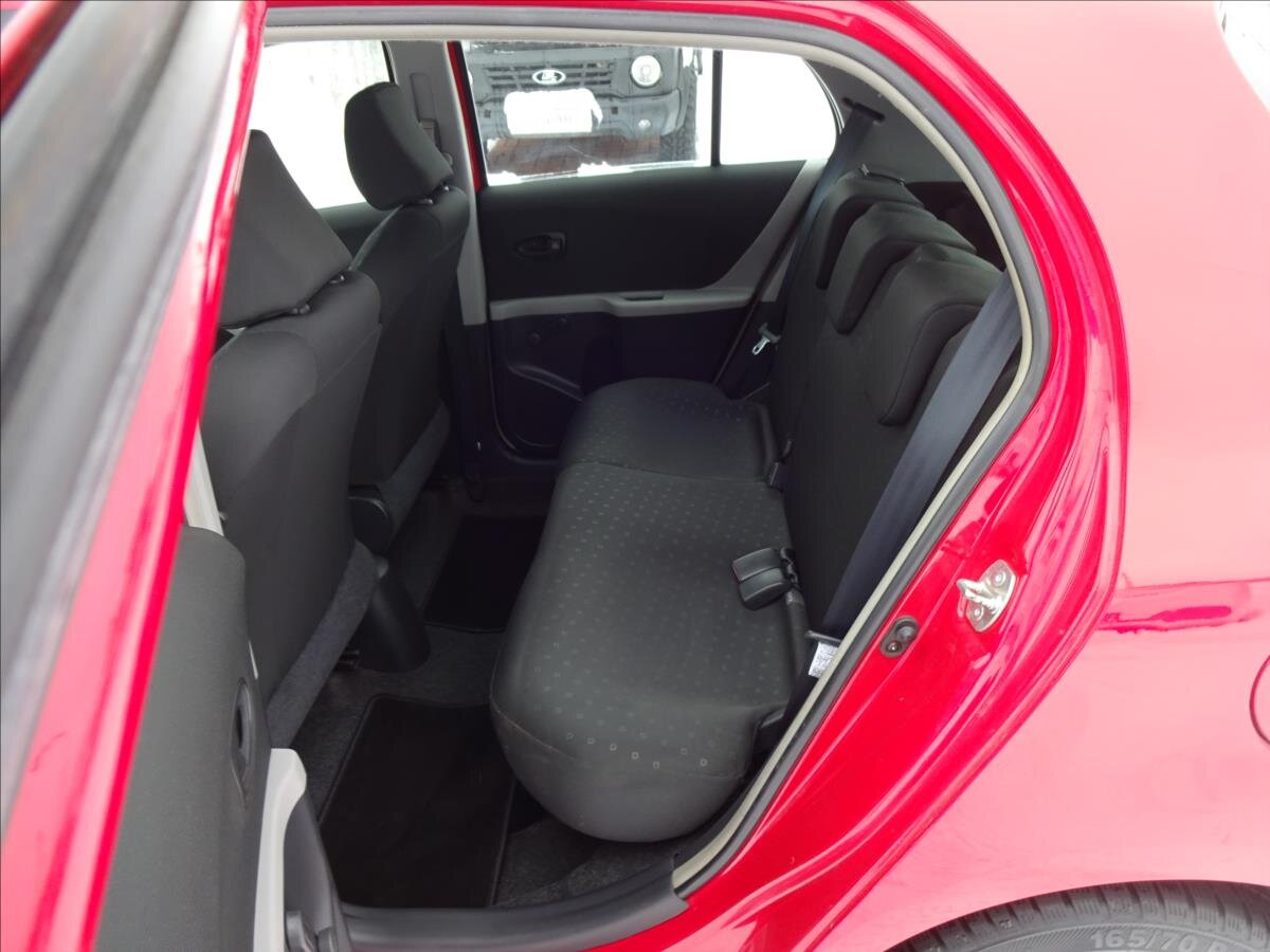 Toyota Yaris Hatchback 998,0 51 kw