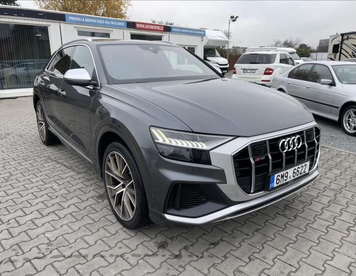 Audi SQ8 3