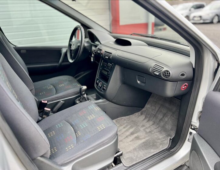 Mercedes-Benz Vaneo MPV 1,7 l 67 kw