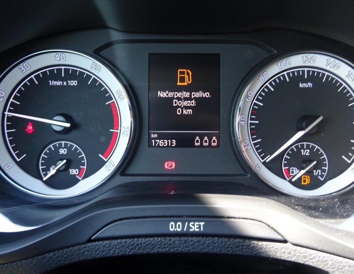 Škoda Karoq SUV 999,0 85 kw