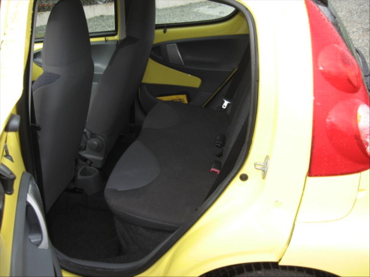 Peugeot 107 Hatchback 998,0 50 kw