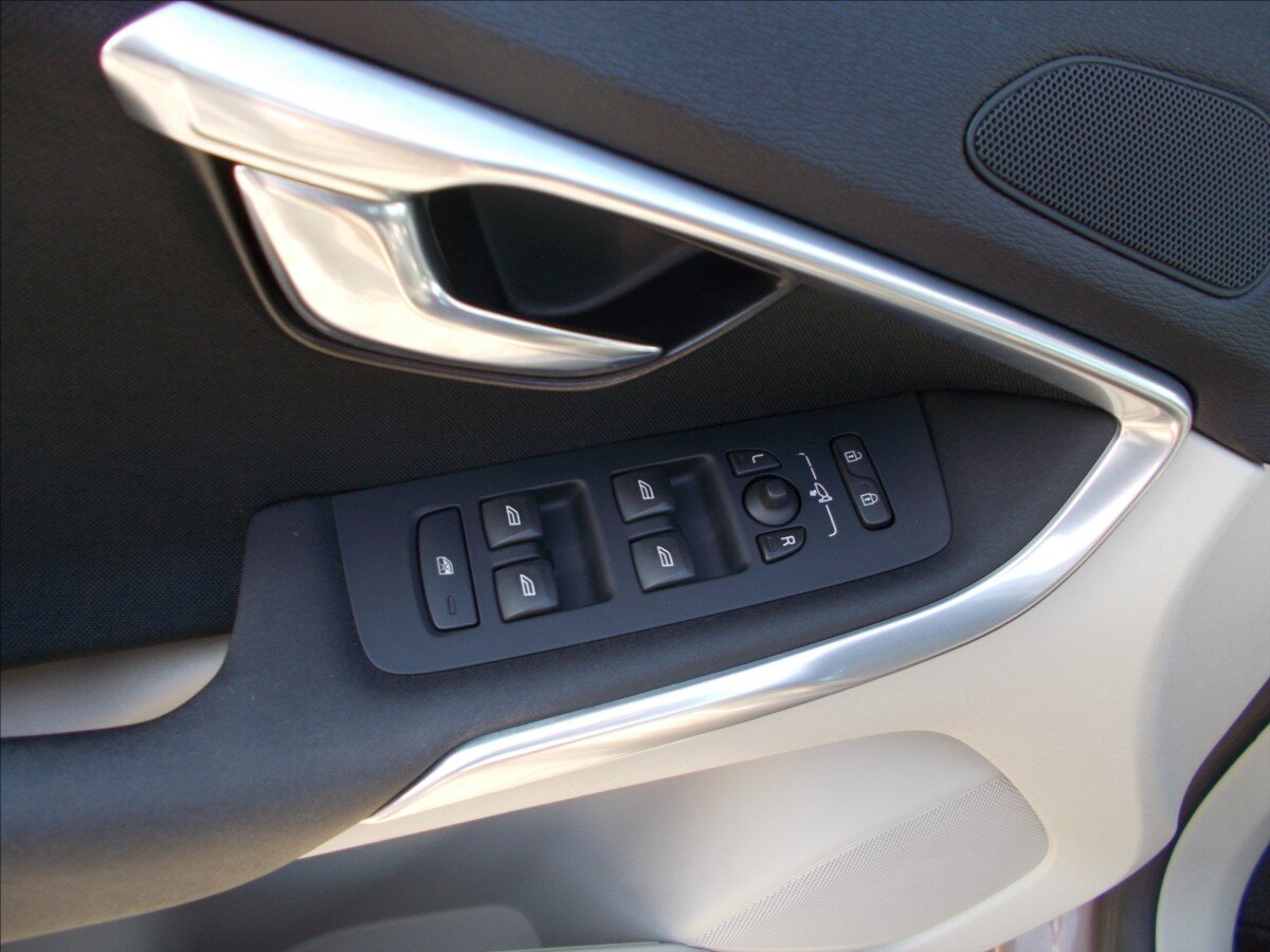 Volvo V40 Hatchback 2,0 l 88 kw