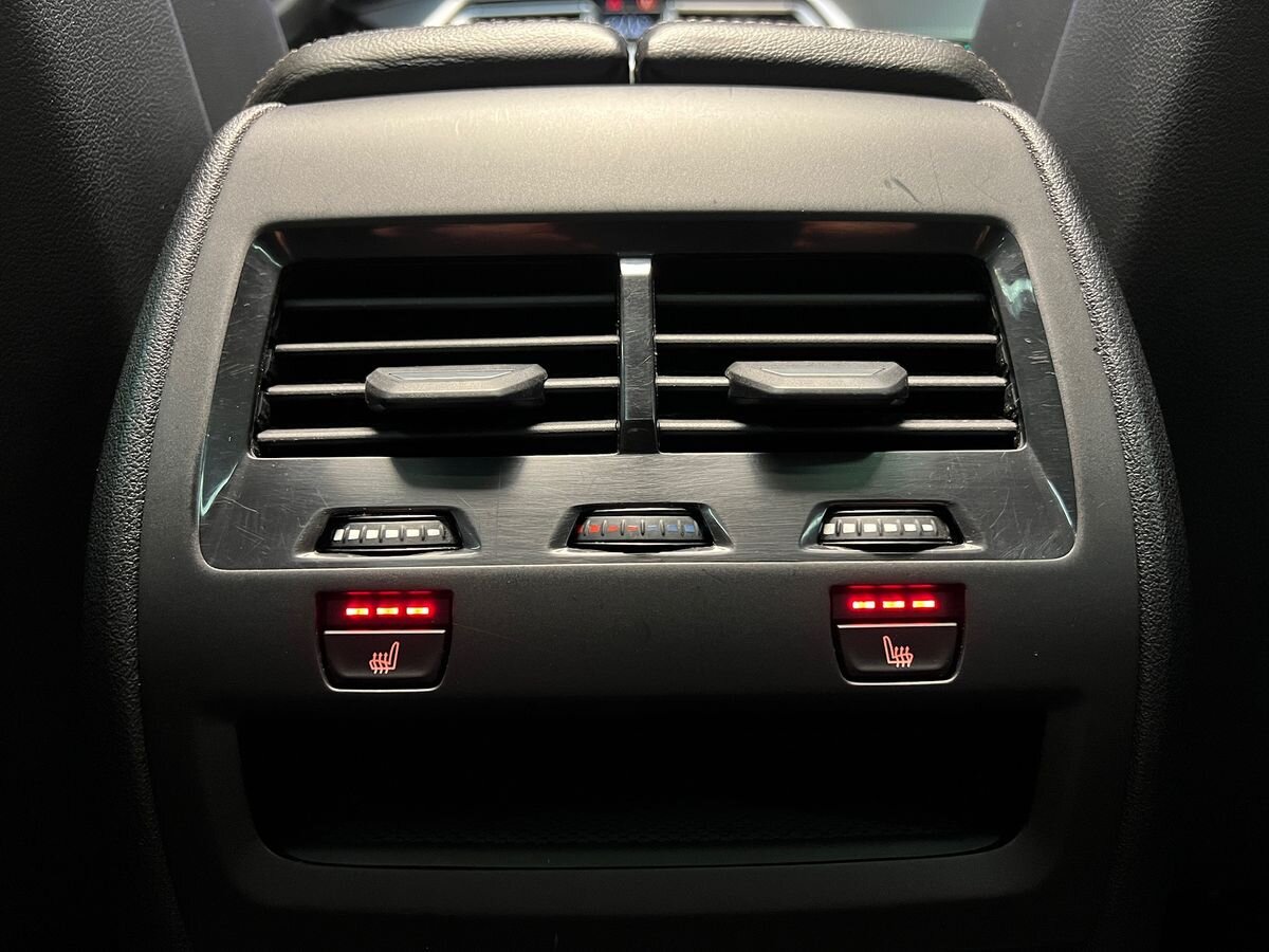 BMW X5 SUV / Terénní 4,4 l 457 kw