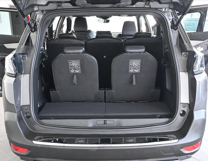 Peugeot 5008 6