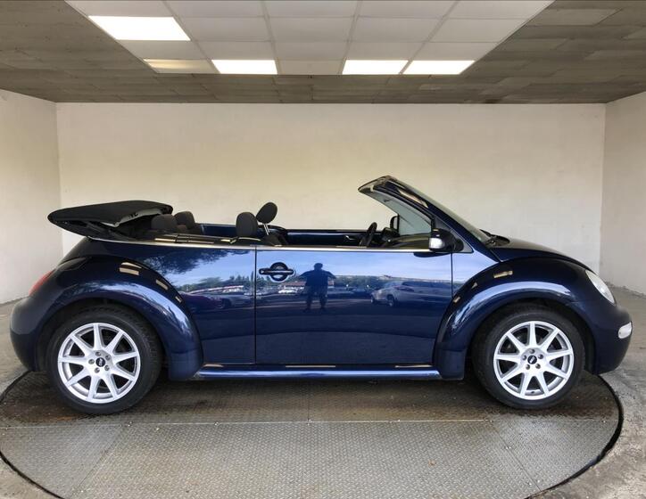 Volkswagen New Beetle 16