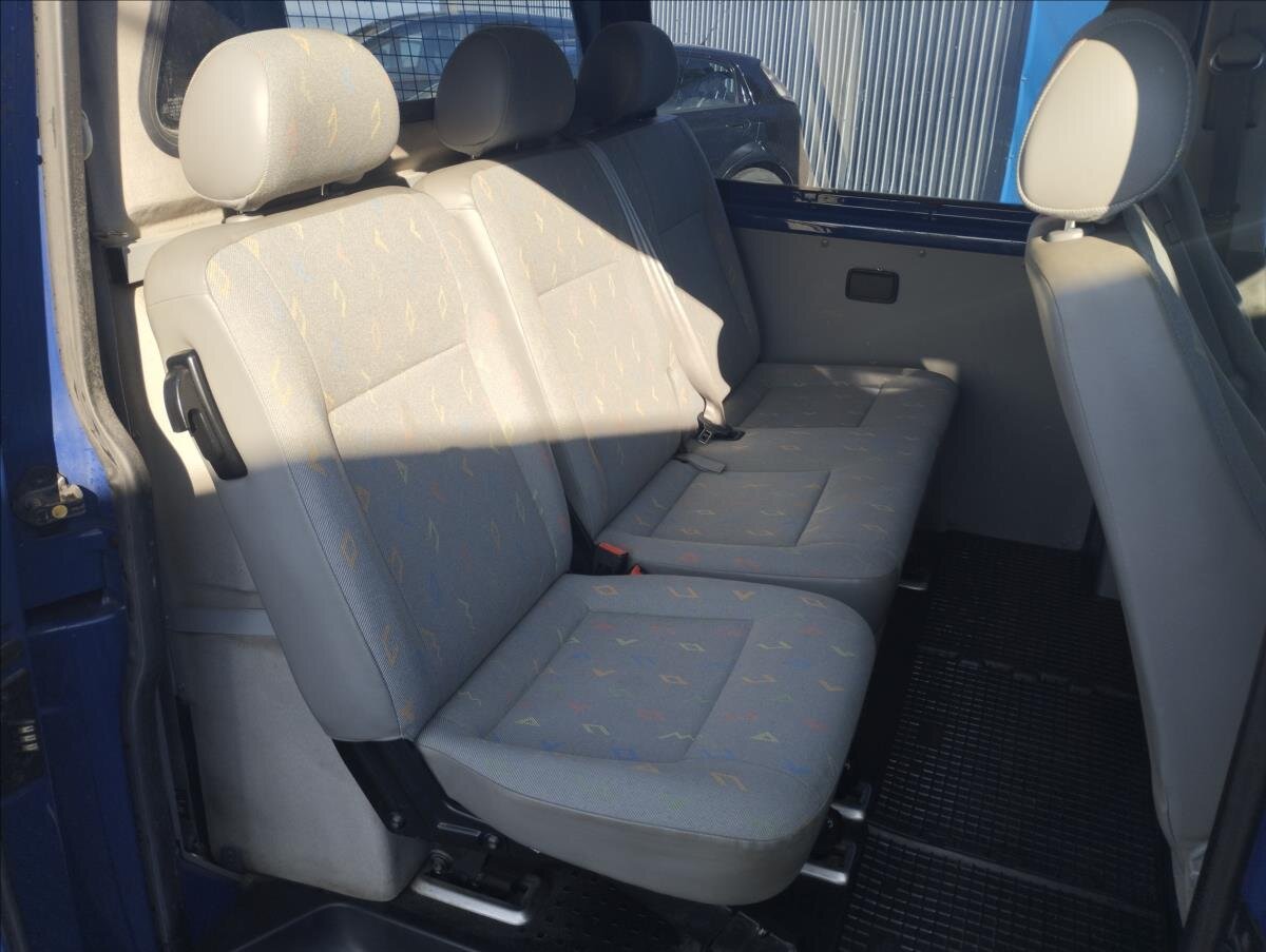 Volkswagen Transporter Kombi 1,9 l 63 kw