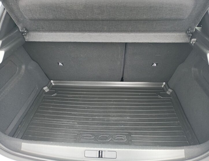 Peugeot 208 Hatchback 1,2 l 55 kw