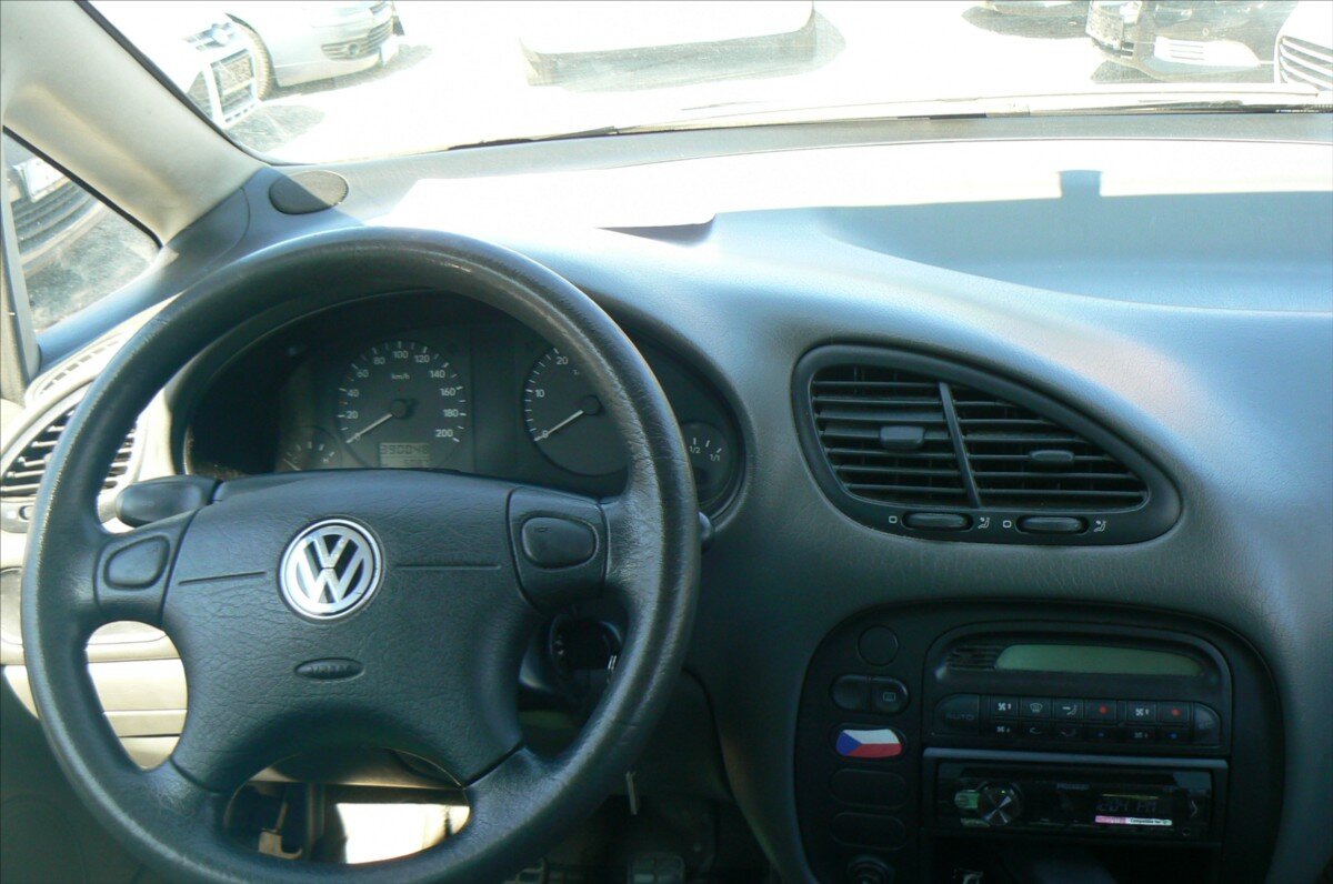 Volkswagen Sharan Kombi 1,9 l 66 kw