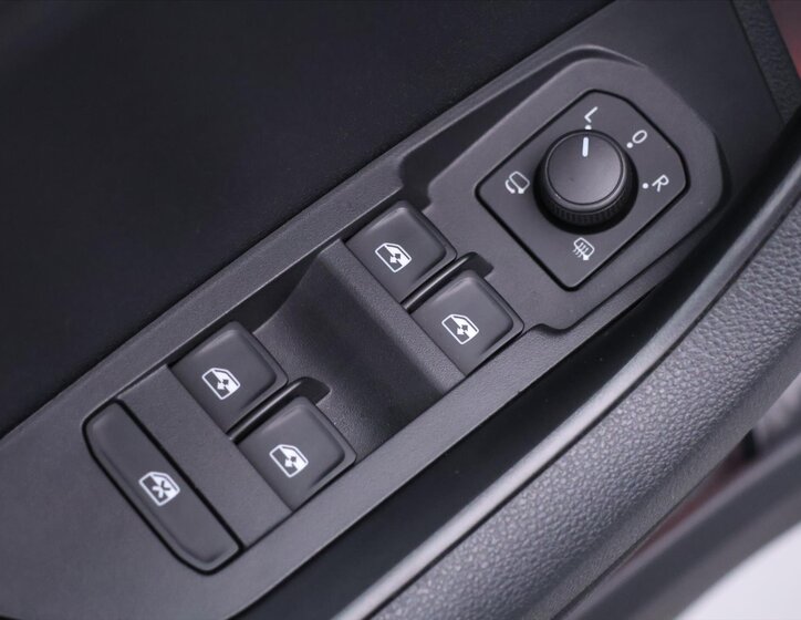 Škoda Karoq SUV / Terénní 2,0 l 110 kw