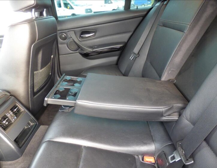 BMW Řada 3 Kombi 3,0 l 180 kw