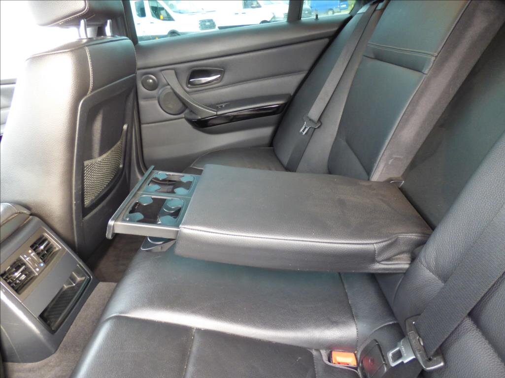 BMW Řada 3 Kombi 3,0 l 180 kw