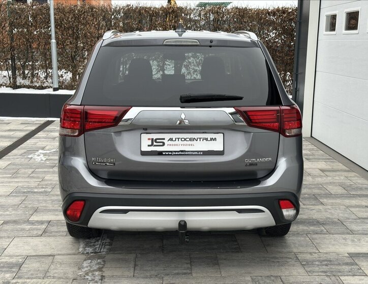 Mitsubishi Outlander SUV 2,0 l 110 kw
