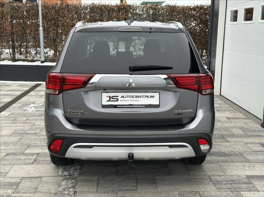 Mitsubishi Outlander SUV 2,0 l 110 kw