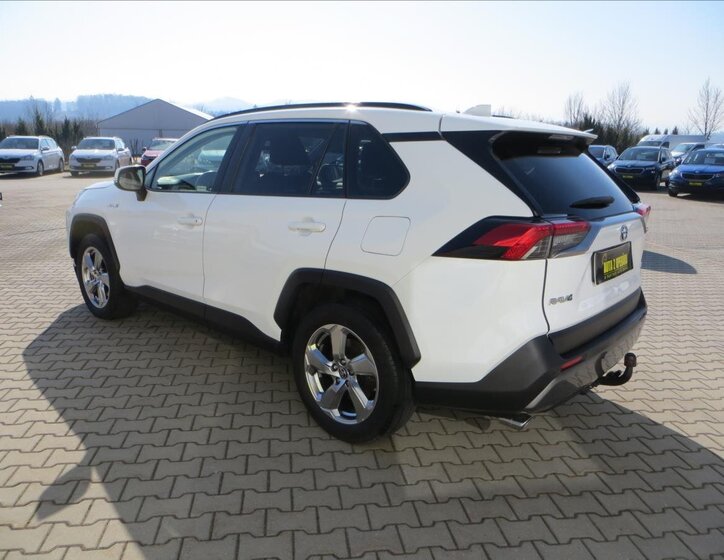 Toyota RAV4 SUV / Terénní 2,5 l 131 kw