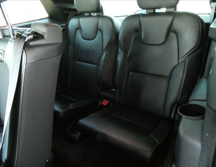 Volvo XC90 SUV / Terénní 2,0 l 228 kw