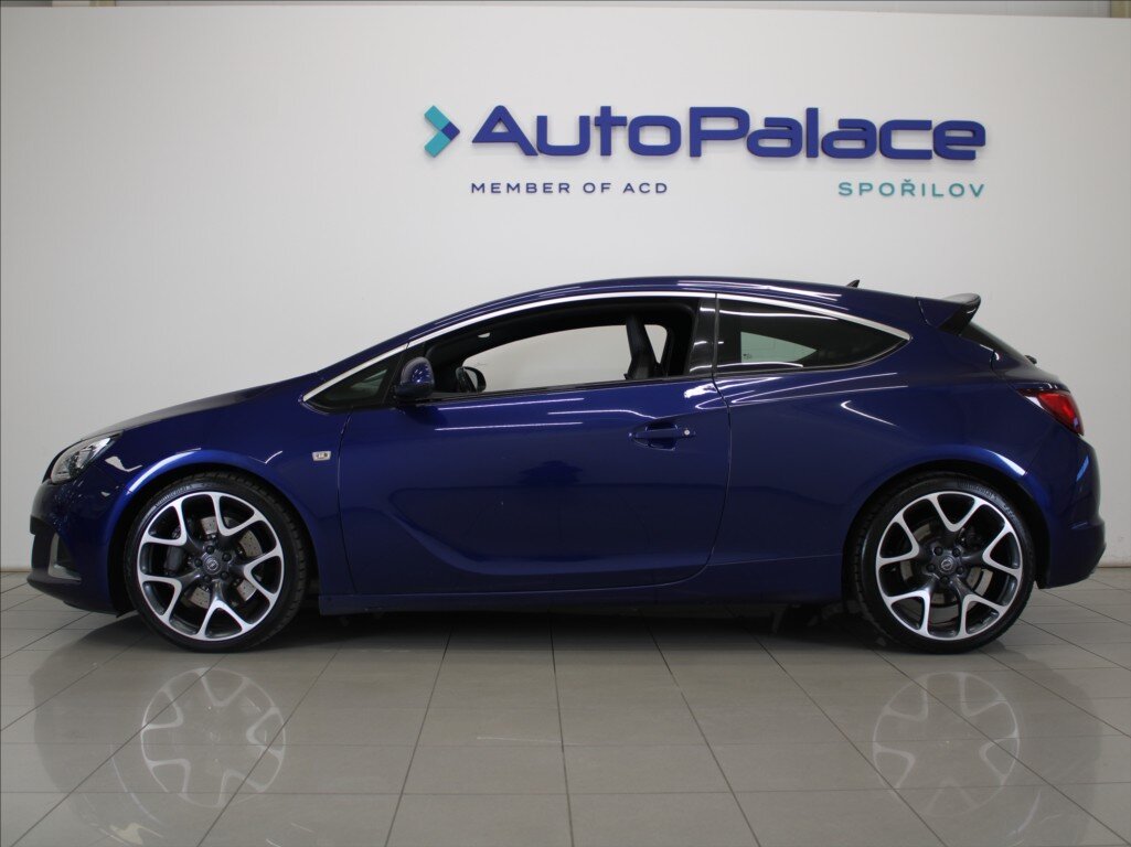 Opel Astra Hatchback 2,0 l 206 kw