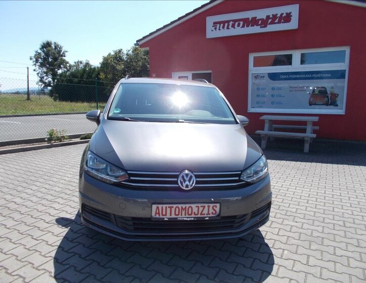 Volkswagen Touran 2