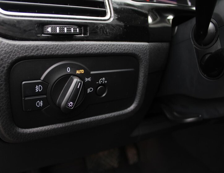 Volkswagen Touareg SUV 3,0 l 193 kw