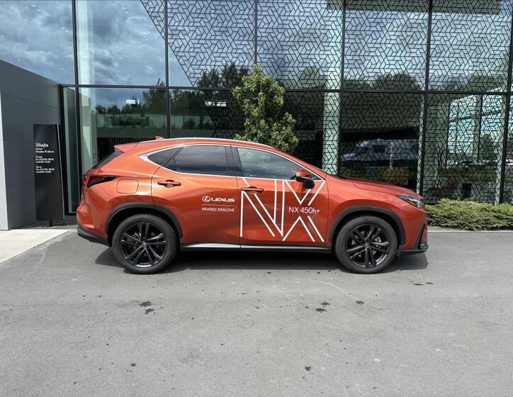 Lexus NX 450h plus 4