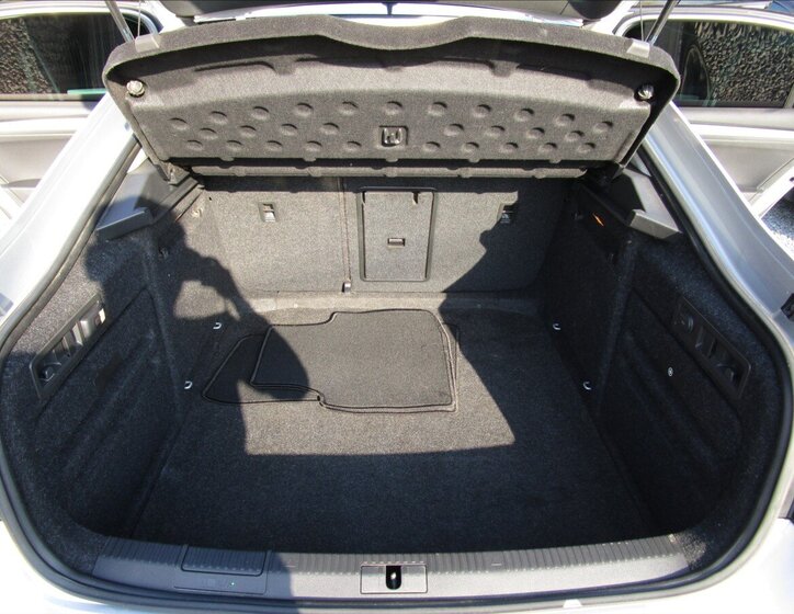 Škoda Superb Sedan / Limuzína 2,0 l 110 kw