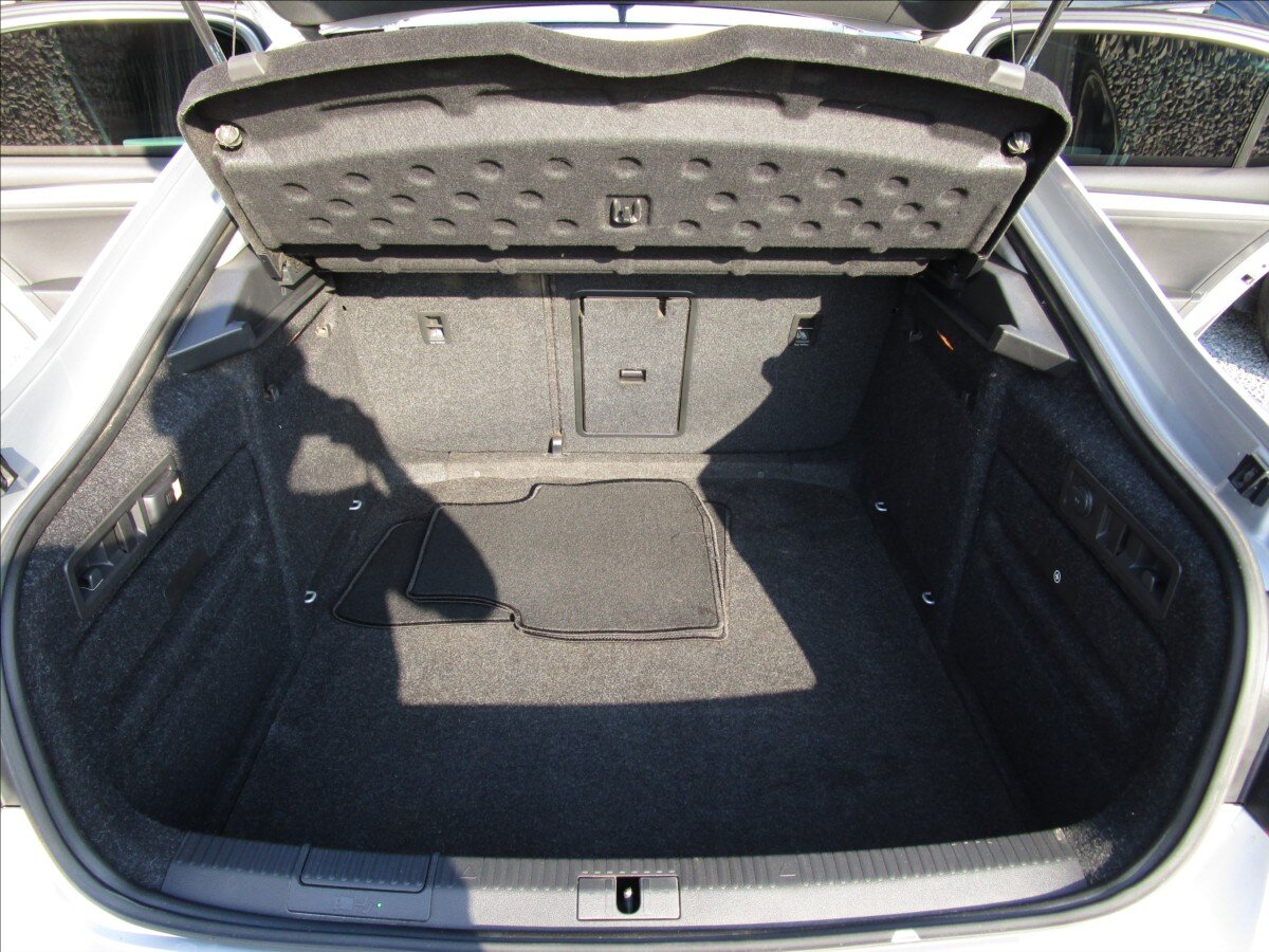 Škoda Superb Sedan / Limuzína 2,0 l 110 kw