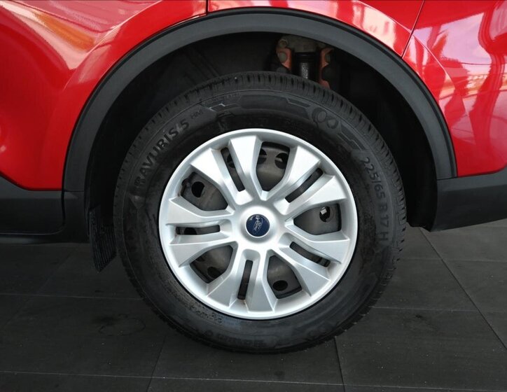 Ford Kuga SUV / Terénní 1,5 l 88 kw