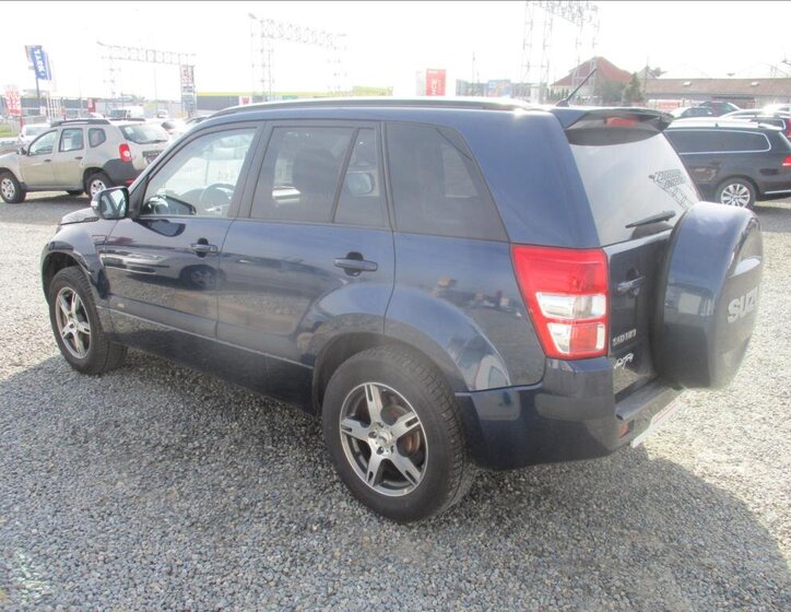 Suzuki Grand Vitara SUV / Terénní 2,4 l 124 kw