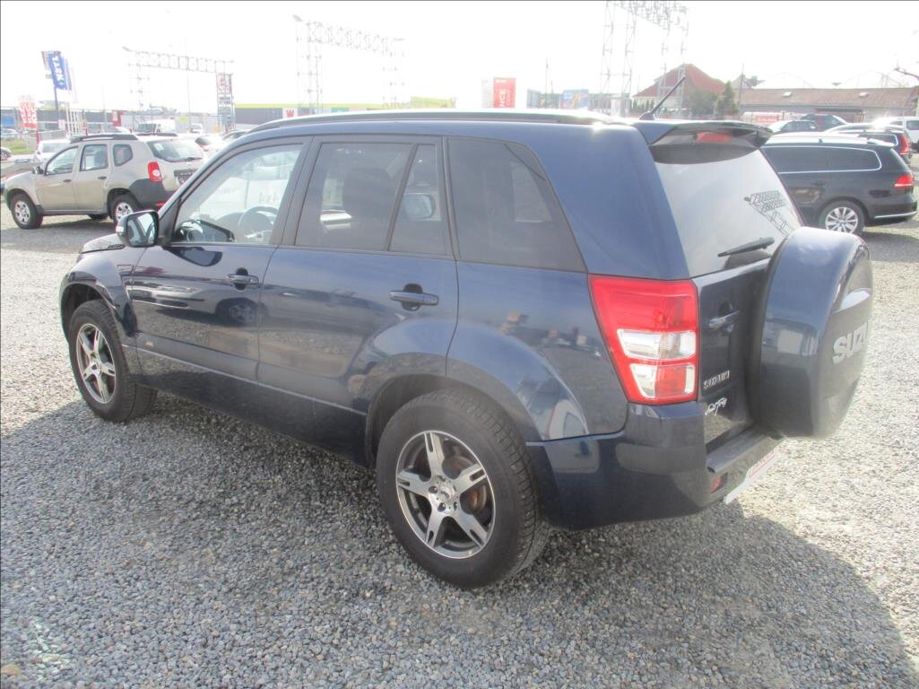 Suzuki Grand Vitara SUV / Terénní 2,4 l 124 kw
