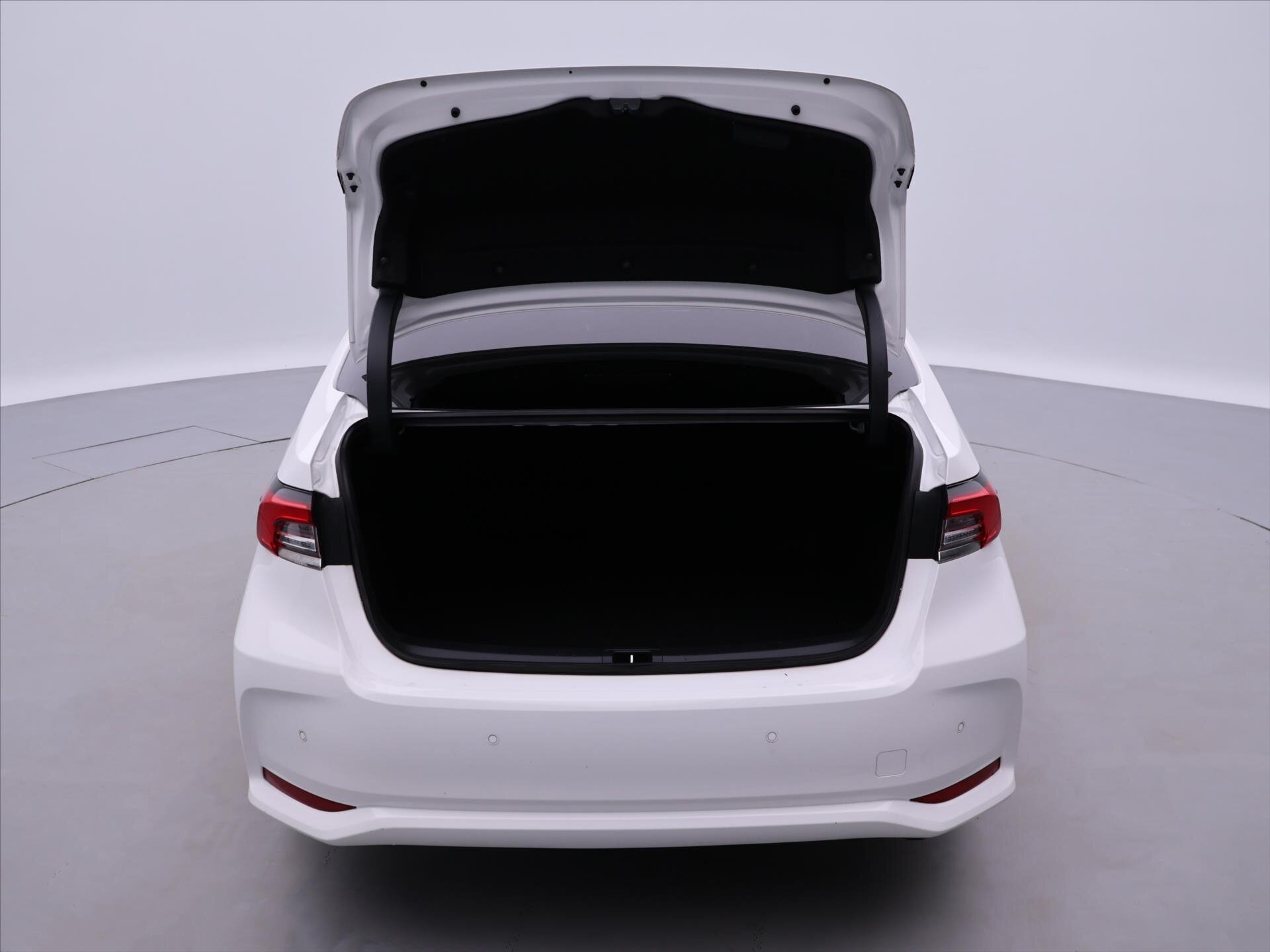 Toyota Corolla Sedan 1,5 l 92 kw