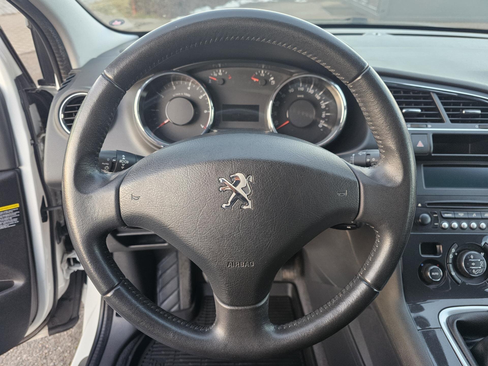 Peugeot 3008 SUV 1,2 l 96 kw