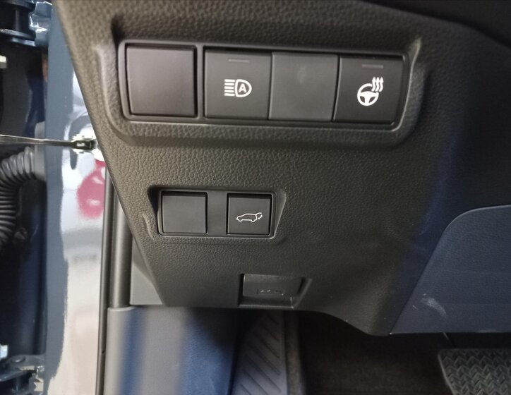 Toyota Corolla Cross CUV 2,0 l 112 kw