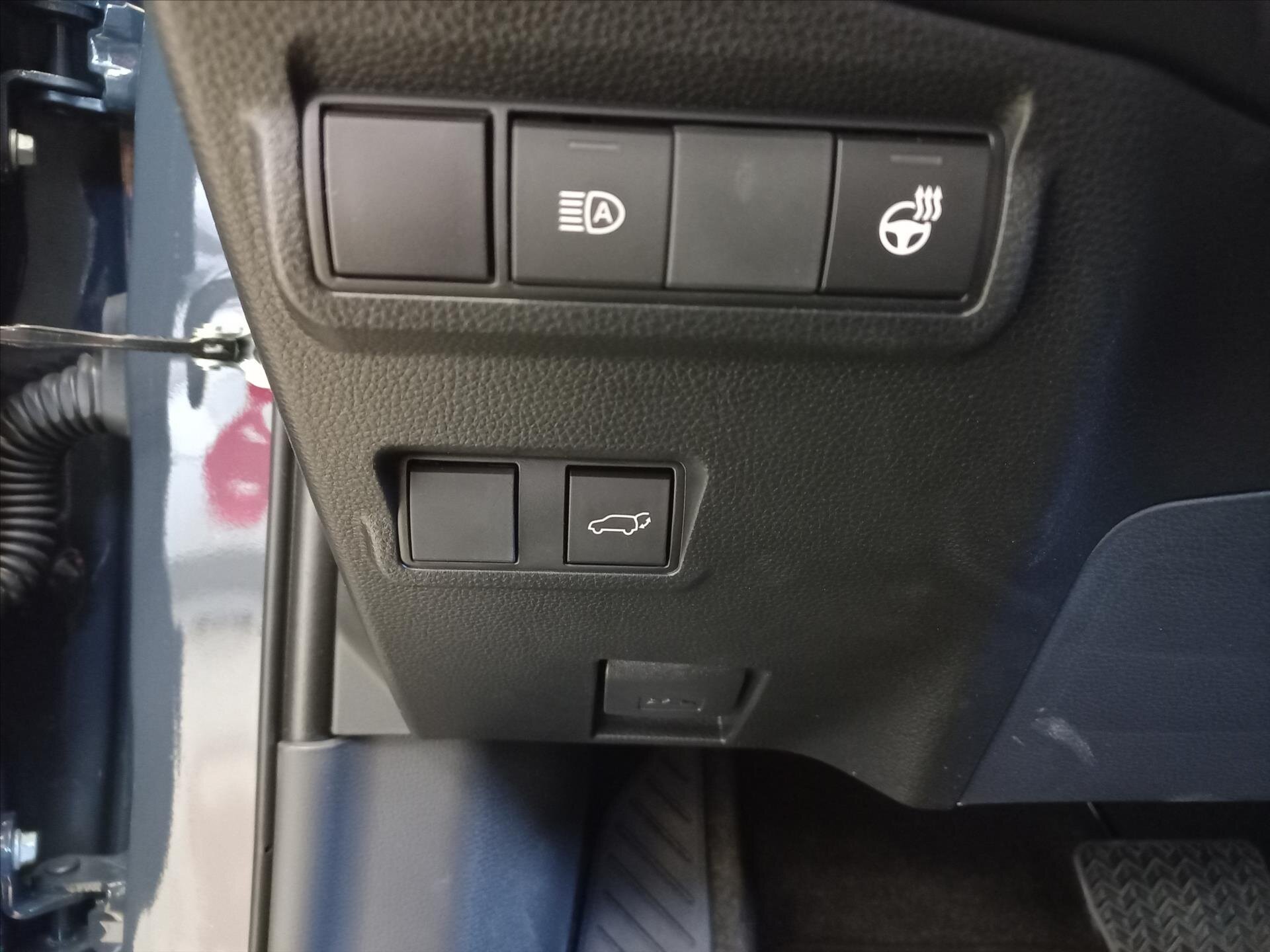 Toyota Corolla Cross CUV 2,0 l 112 kw