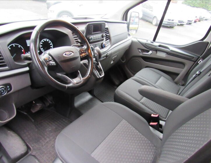 Ford Transit Custom 9