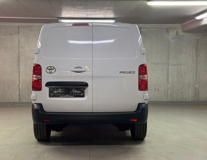 Toyota ProAce 6
