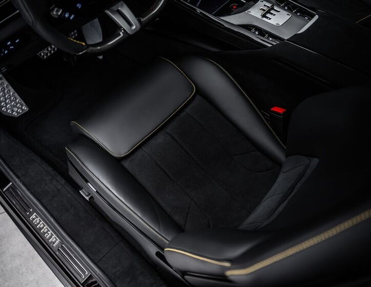 Ferrari Ostatní SUV / Terénní 6,5 l 529 kw