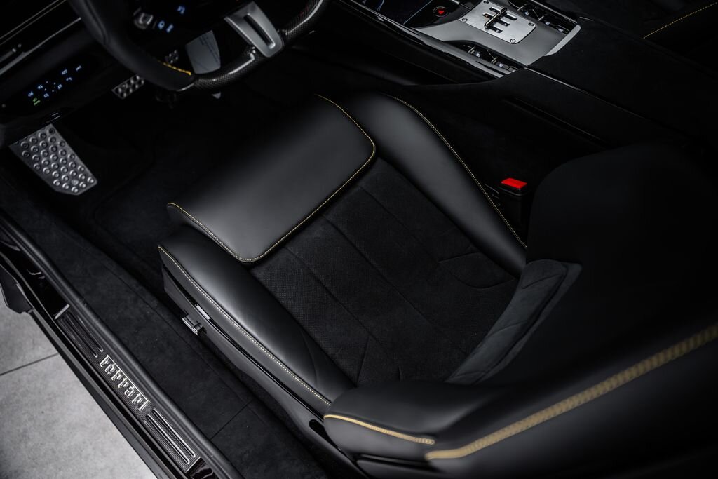 Ferrari Ostatní SUV / Terénní 6,5 l 529 kw