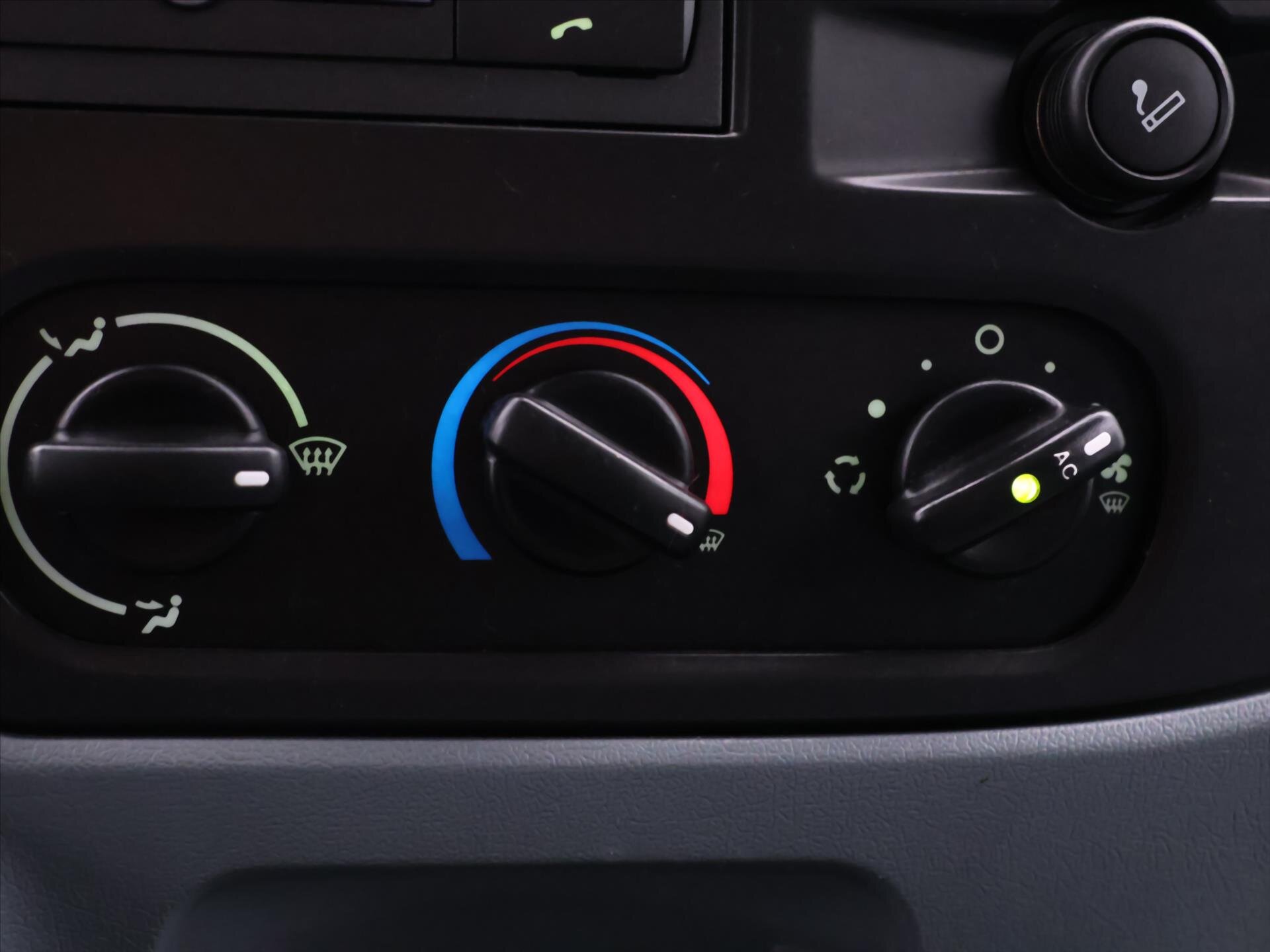 Ford Transit Kombi 2,2 l 63 kw