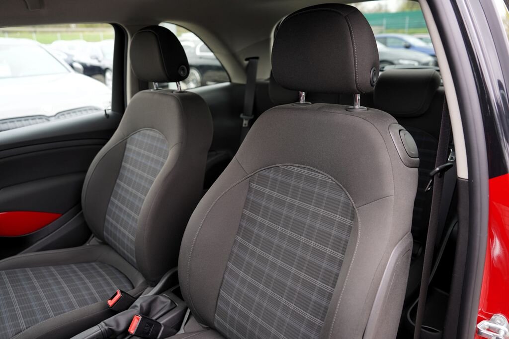 Opel Adam Hatchback 1,4 l 64 kw