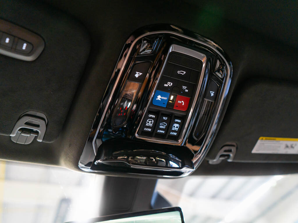 Jeep Grand Wagoneer SUV 6,4 l 351 kw